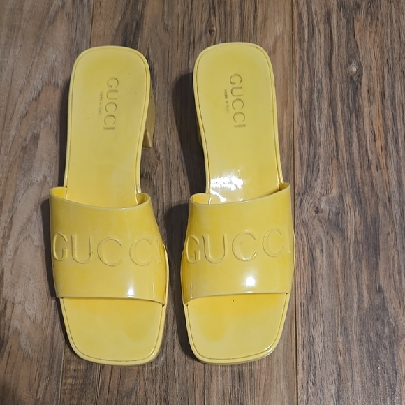 Gucci Women's Yellow Slide Sandals - Picture 1 of 6